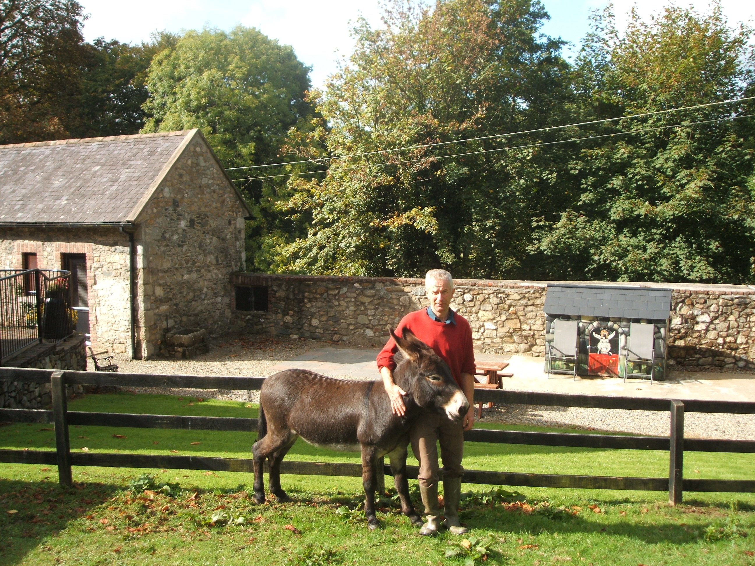 Cottages and outside views 006.jpg